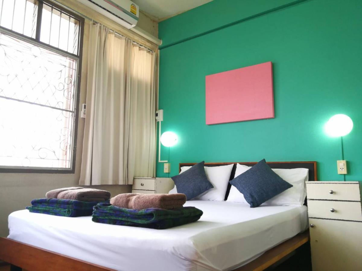 60 Blue House Otel Chiang Mai Dış mekan fotoğraf