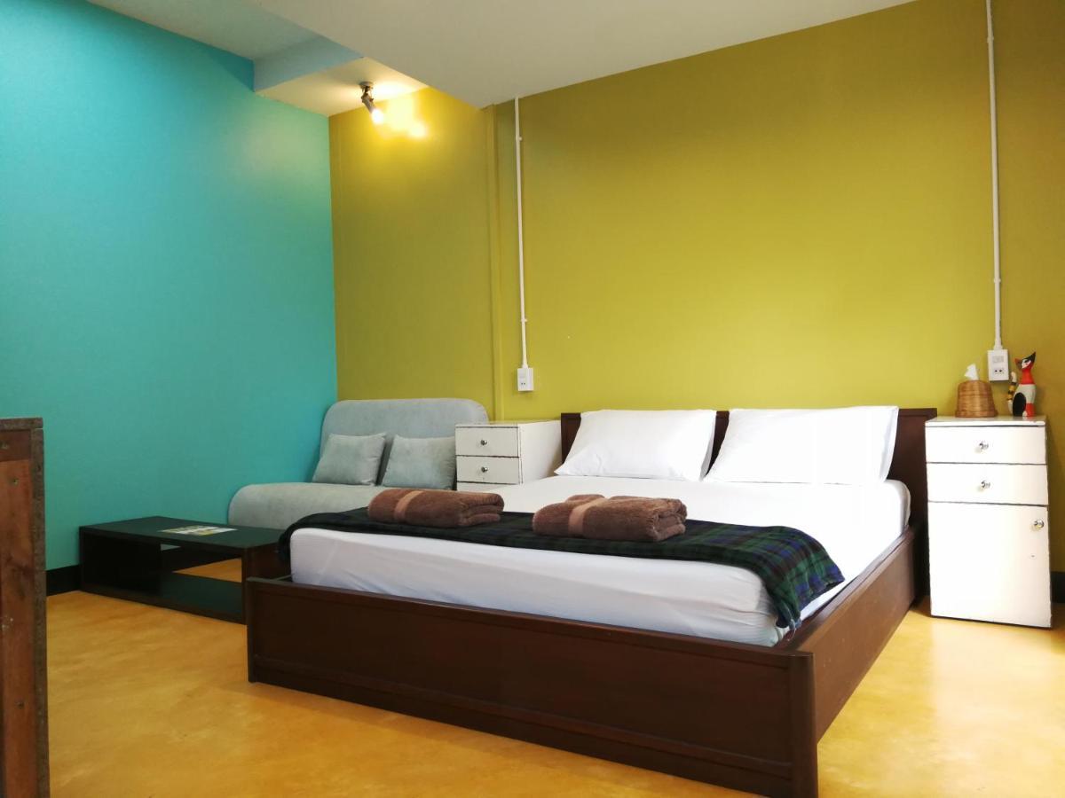60 Blue House Otel Chiang Mai Dış mekan fotoğraf