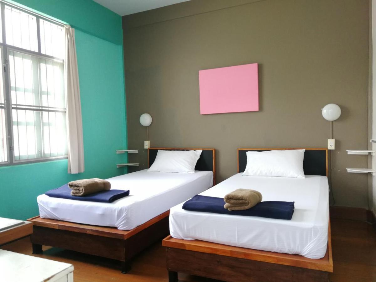 60 Blue House Otel Chiang Mai Dış mekan fotoğraf