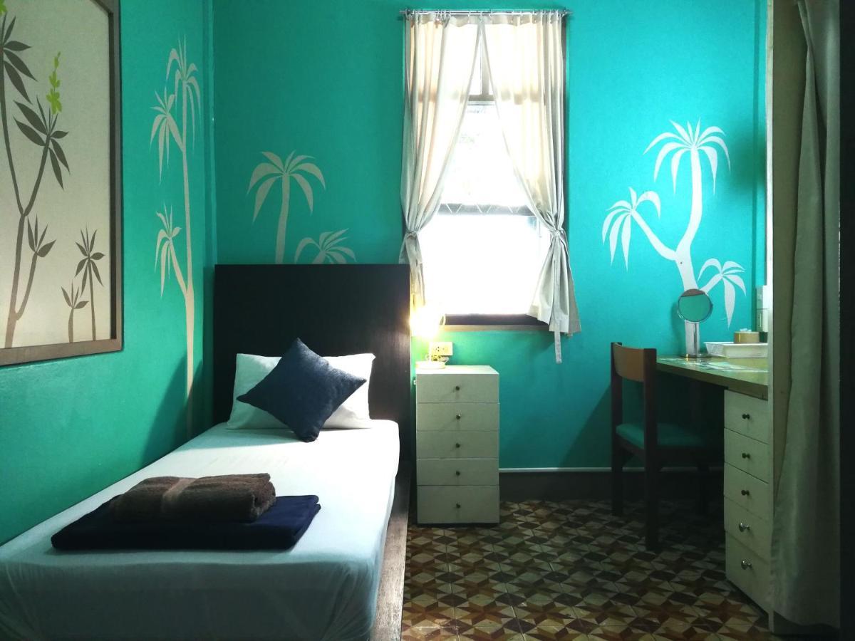 60 Blue House Otel Chiang Mai Dış mekan fotoğraf