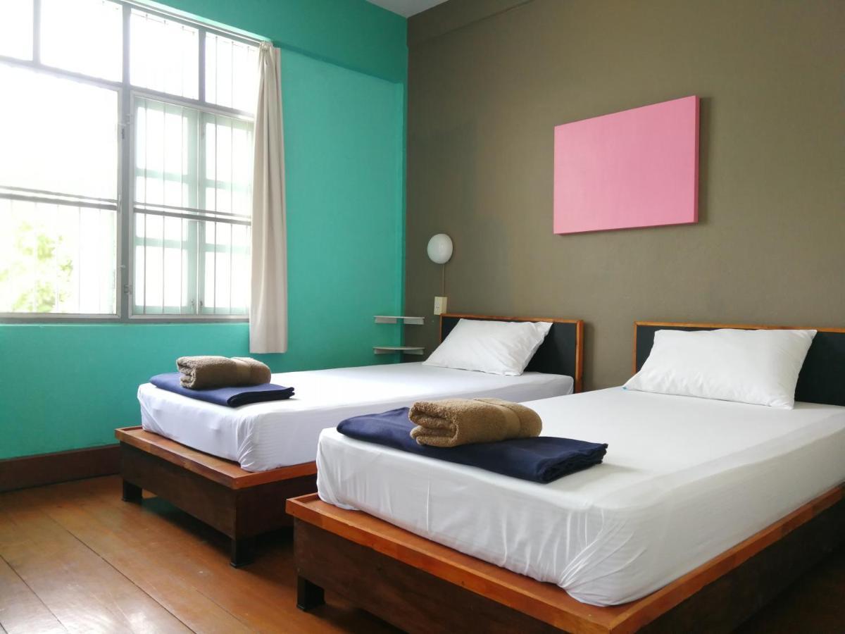 60 Blue House Otel Chiang Mai Dış mekan fotoğraf